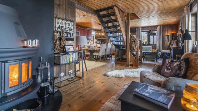 Her er god plass til hele familien, i tillegg til en praktisk tv-stue oppe