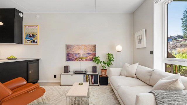 Boligen er utstyrt med balansert ventilasjon som bidrar til et godt inneklima.