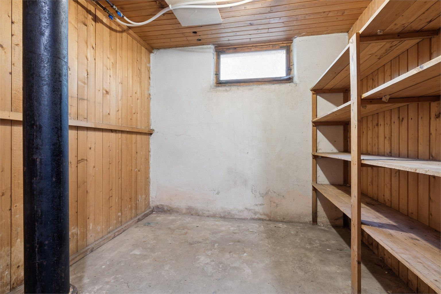 God plass for oppbevaring av sportsutstyr og sesongartikler.