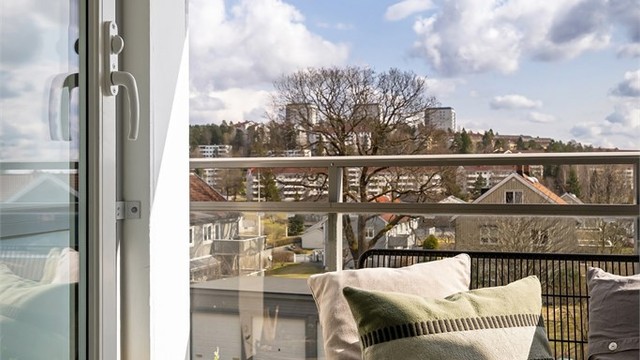 Her har man med andre ord god plass til utemøblement som en sittegruppe og grill - det er tillatt med el- og/eller gassgrill