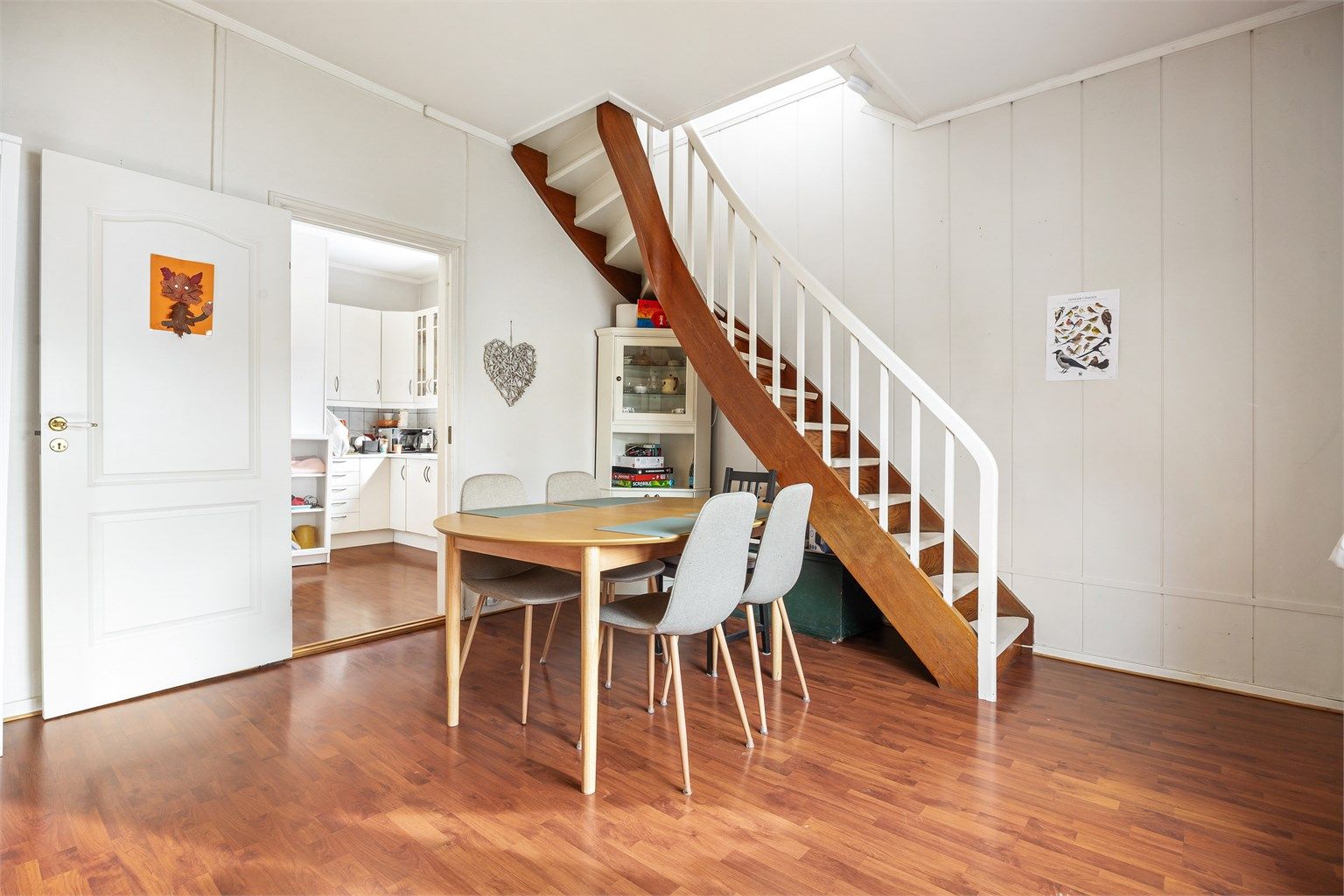Leiligheten har to soverom, stue, spisestue, kjøkken og to toalettrom. Fotograf: Stine Prøitz Jørgensen. 