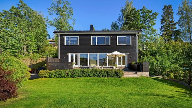 Velkommen til Krumveien 3C - en nydelig familievilla med svært attraktiv beliggenhet