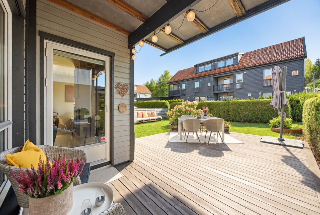 Flere muligheter for hage møblement og beplantning. 