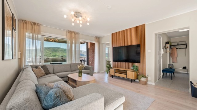 Krogsveen v/Sondre Trøseng Gjellum ønsker velkommen til Kristian Brenners vei 1A! Foto: Haiman Askari/Knipzet AS