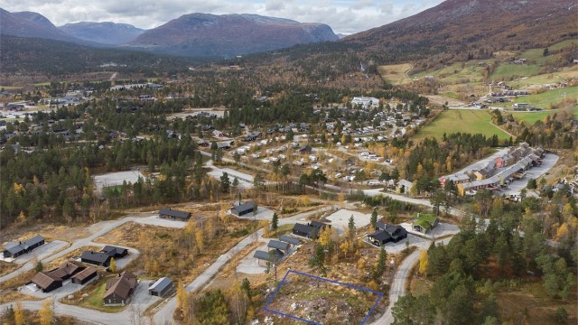Krogsveen Sunnmøre v/Eiendomsmegler Harald Osdal har gleden av å presentere en sentralt beliggende hyttetomt i Harehaugen hyttefelt på Bjorli
Inntegnet ca. tomtegrenser