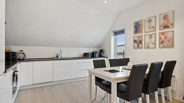 Kjøkken med spiseplass i 2. etasje
