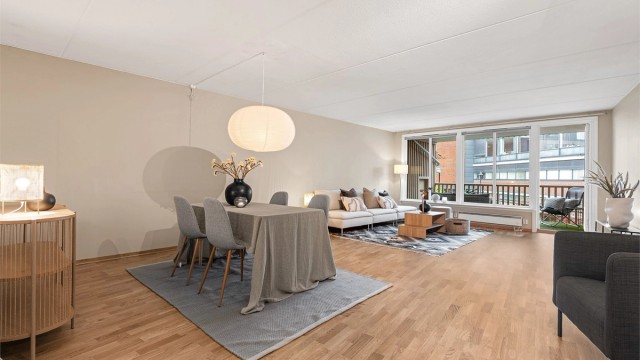 Velkommen til Knud Askers Vei 18E, presentert av Pojan Eskandari i Krogsveen.