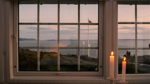Utestuen er lun og trivelig - helt avskjermet fra havbrisen.