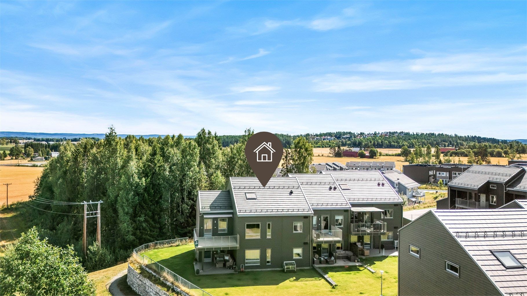 Steinbukken 66 ligger i et naturskjønt og populært boligområde på Neskollen.