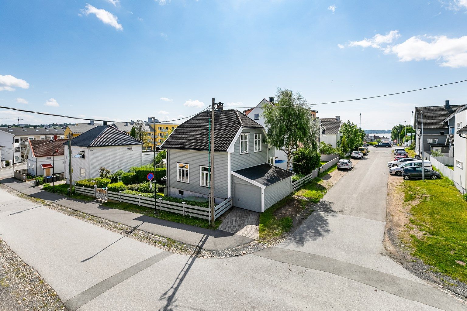 Olav Kyrres gate 6 - Hjørnetomt innebærer tilstøtende bebyggelse på kun to sider.