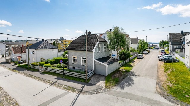 Olav Kyrres gate 6 - Hjørnetomt innebærer tilstøtende bebyggelse på kun to sider.