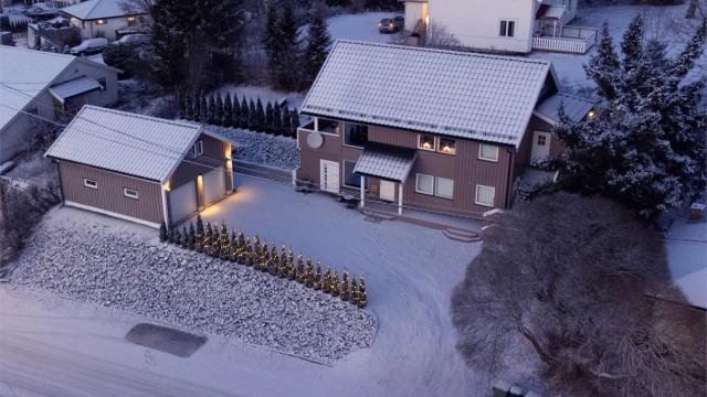 Eiendomsmegler Krogsveen har gleden av å ønske velkommen til Stensboddingvegen 28 og 30! Privat foto fra selger.