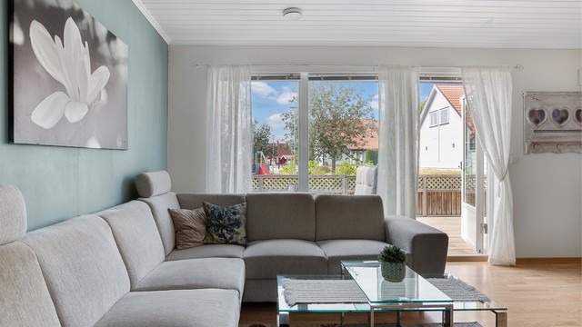 Det er installert balansert ventilasjon med varmegjenvinning i boligen.