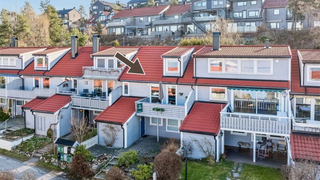 Området er bilfritt, barnevennlig med fellesareal for lek og moro.