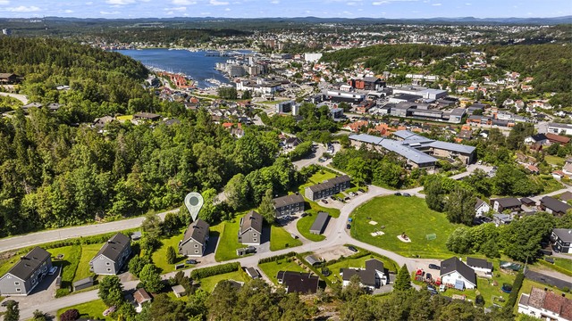 Herfra er det kort vei til Sandefjord sentrum og sjøen, med flotte tur- og friluftsmuligheter.