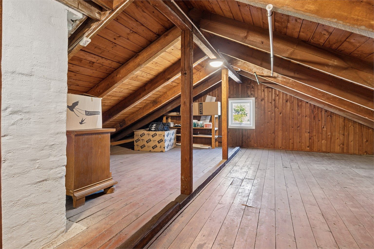 Disponibelt lagringsområde på felles loft