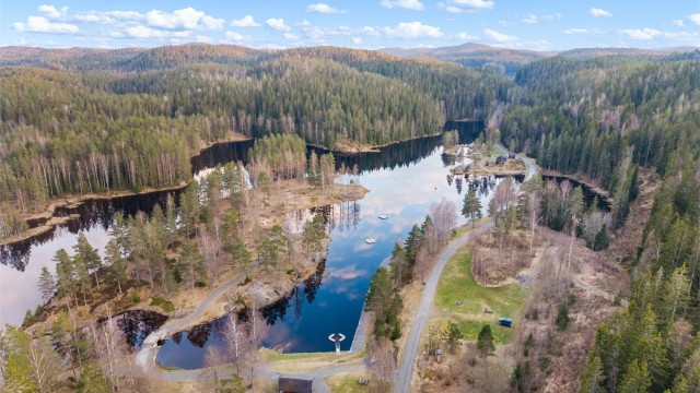 Nærheten til marka gir enkel tilgang til skog og vann - Bilde av Myrdammen
