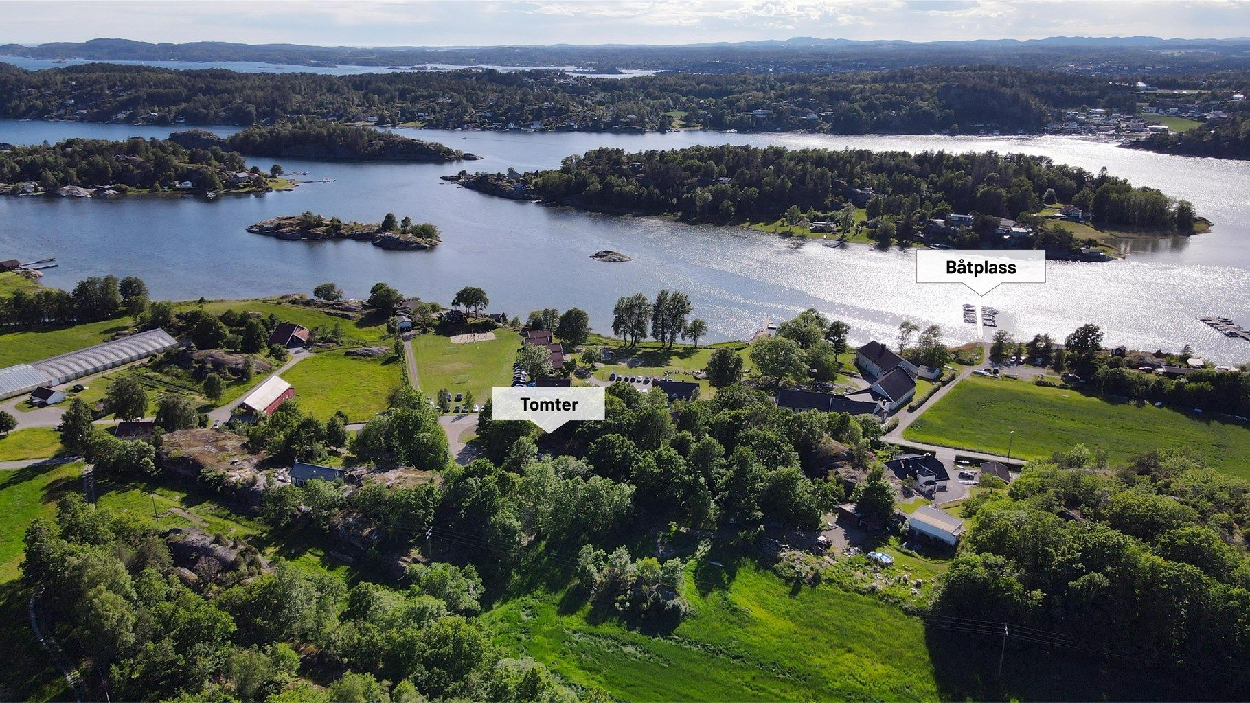 Landlig og populært beliggende fritidseiendom på populære Østerøya i barnevennlige omgivelser med kort gange til sjø og flotte turområder - Båtplass kan leies 