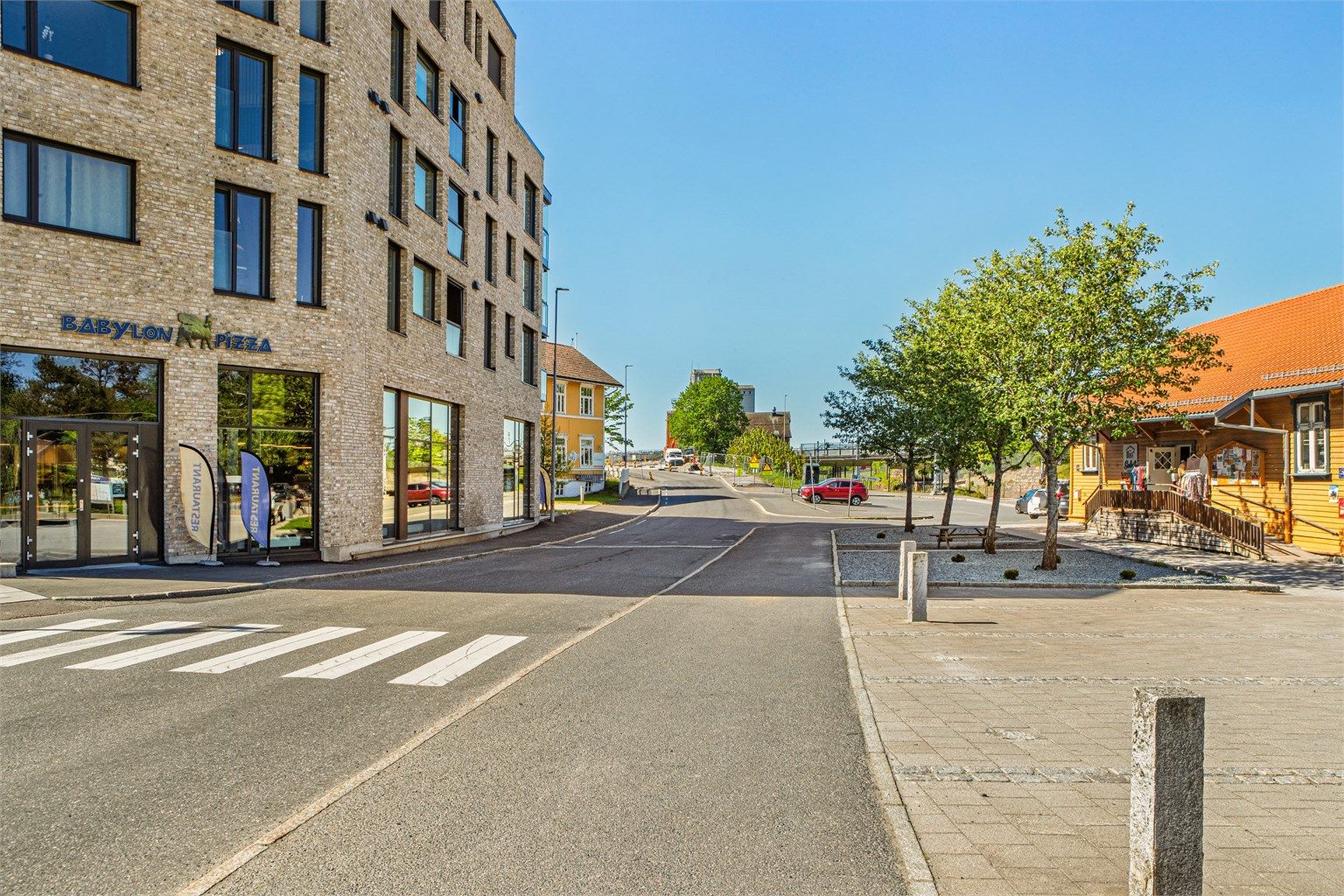 Vestby sentrum byr på et utvalg av butikker og servicetilbud i gangavstand.