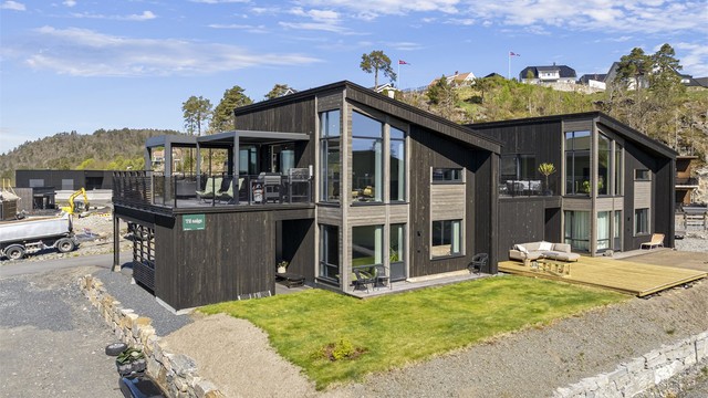 Lekker enebolig sentralt i Tvedestrand, ca. 5 min. fra sjø og sentrum i bil.