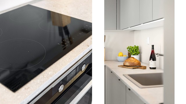 Alle hvitevarer er integrerte og medfølger: oppvaskmaskin, platetopp, stekeovn og kjøl-/fryseskap.