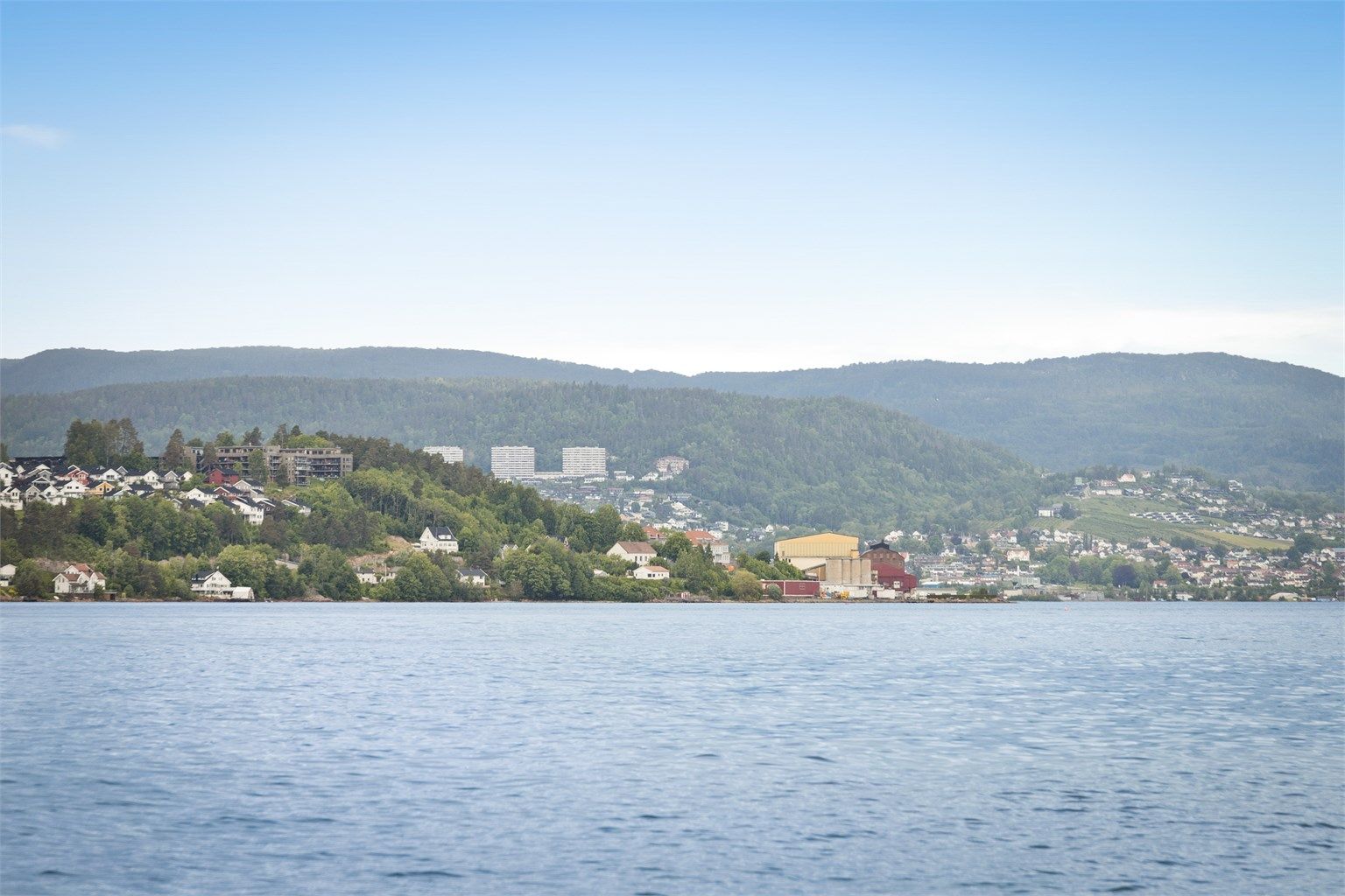 Ca. 14 minutter å kjøre til Drammen sentrum.