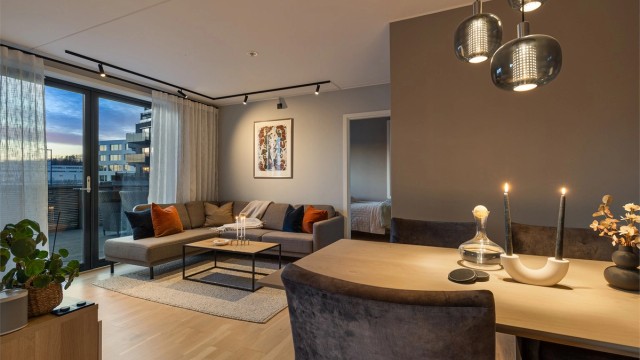 Velkommen til Ødegårds vei 33 - En attraktiv hjørneleilighet i høy første etasje på populære Snøbyen.