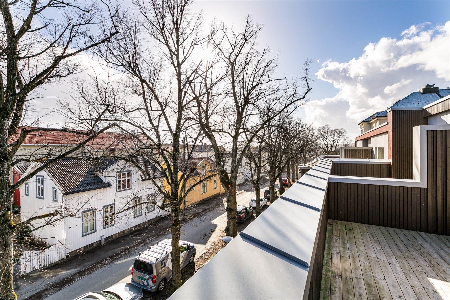På leilighetens to takaltaner får du et herlig frirom i høyden og tilgang til solen dagen gjennom. Dette er en oppriktig sjelden mulighet i Moss. Fotograf; Børge Oppegård.