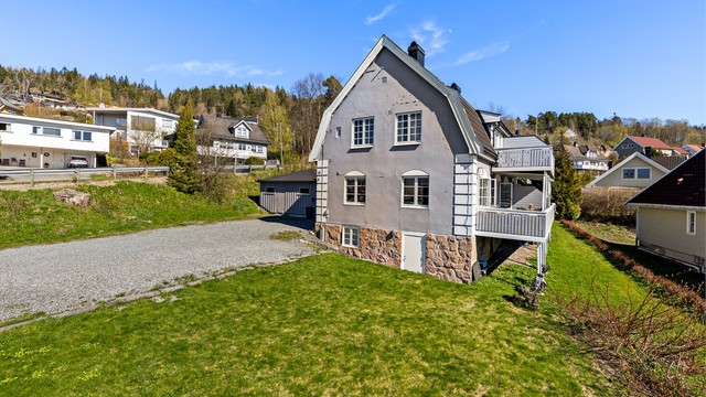 Store fellesområder med grøntareal og godt med gjesteparkering.