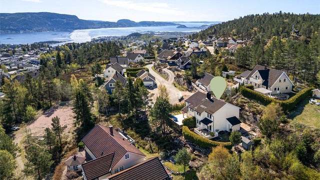 Her bor du med nærhet til naturen og en flott utsikt over nærområdet og fjorden.
Foto: Stine Prøitz Jørgensen