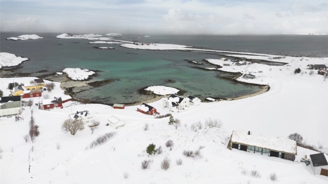 Det er meget gode turforhold på både Kråkvåg og Storfosna og øyene er også kjent for sine vakre og fredelige sykkelveier i flott natur.