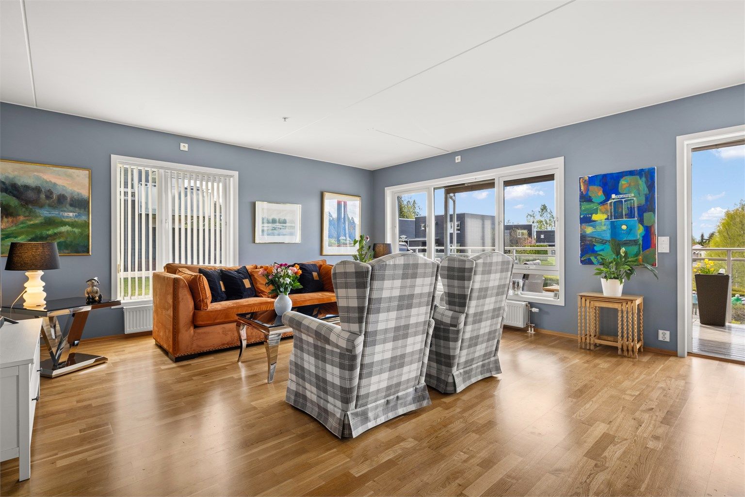 Den åpne løsningen gir god plass og flere innredningsmuligheter, og kan enkelt deles inn i ulike soner. 