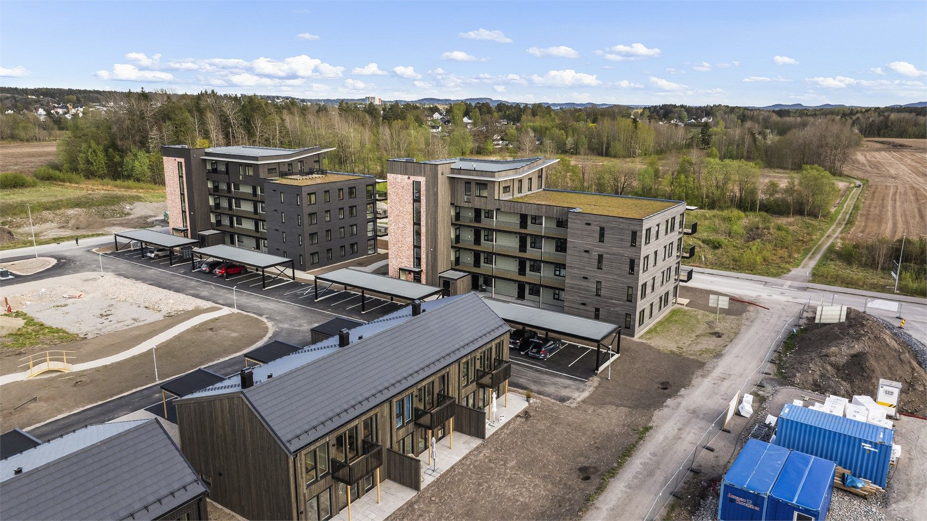 Leiligheten ligger i et nytt og rolig nabolag