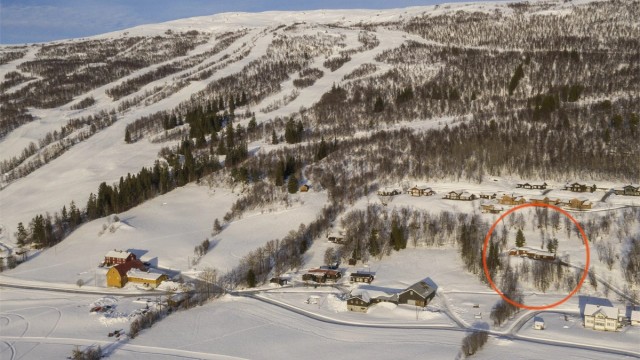 Dronebilde i perspektiv med skibakken