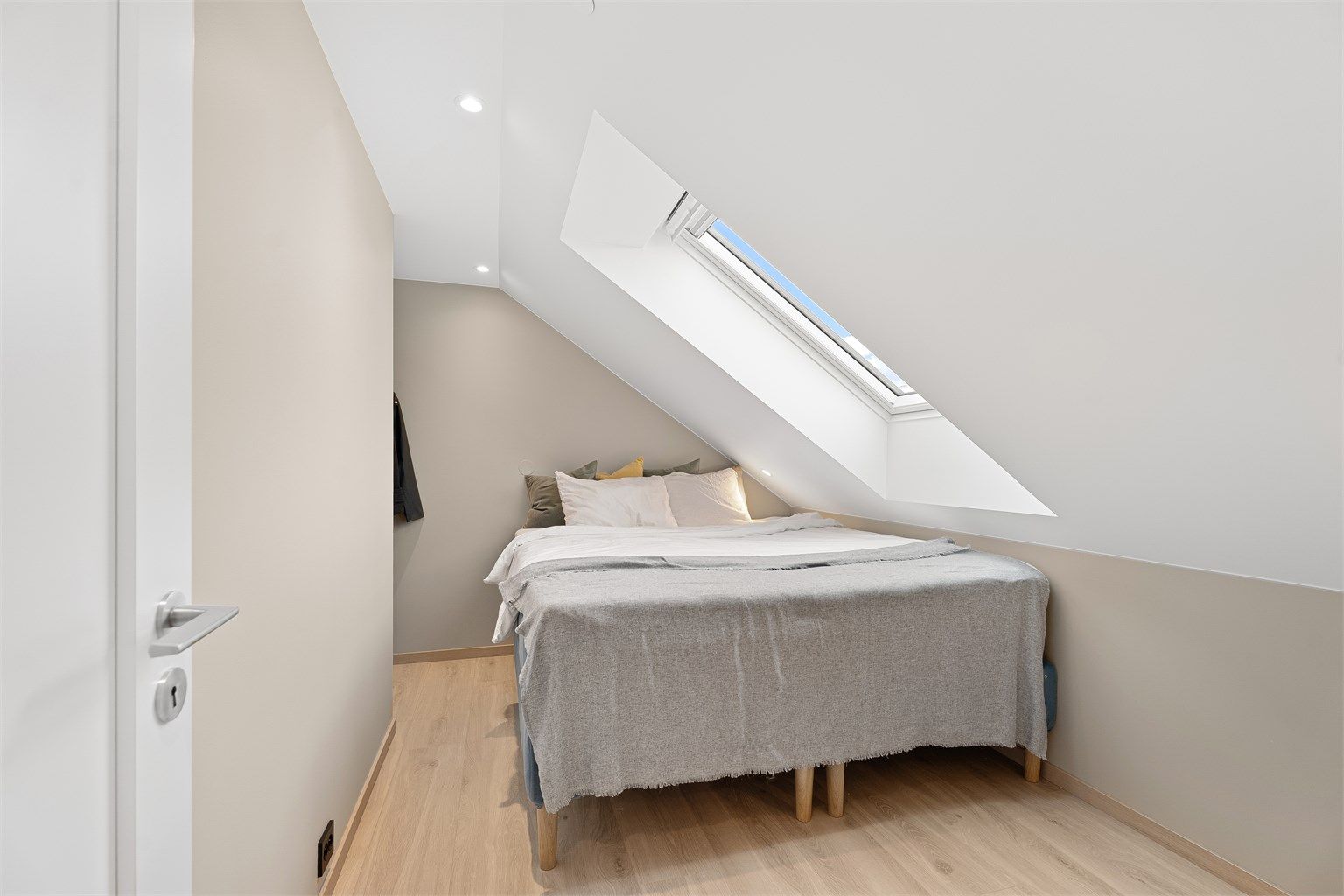 Soverom nr.2 har plass til dobbeltseng. 