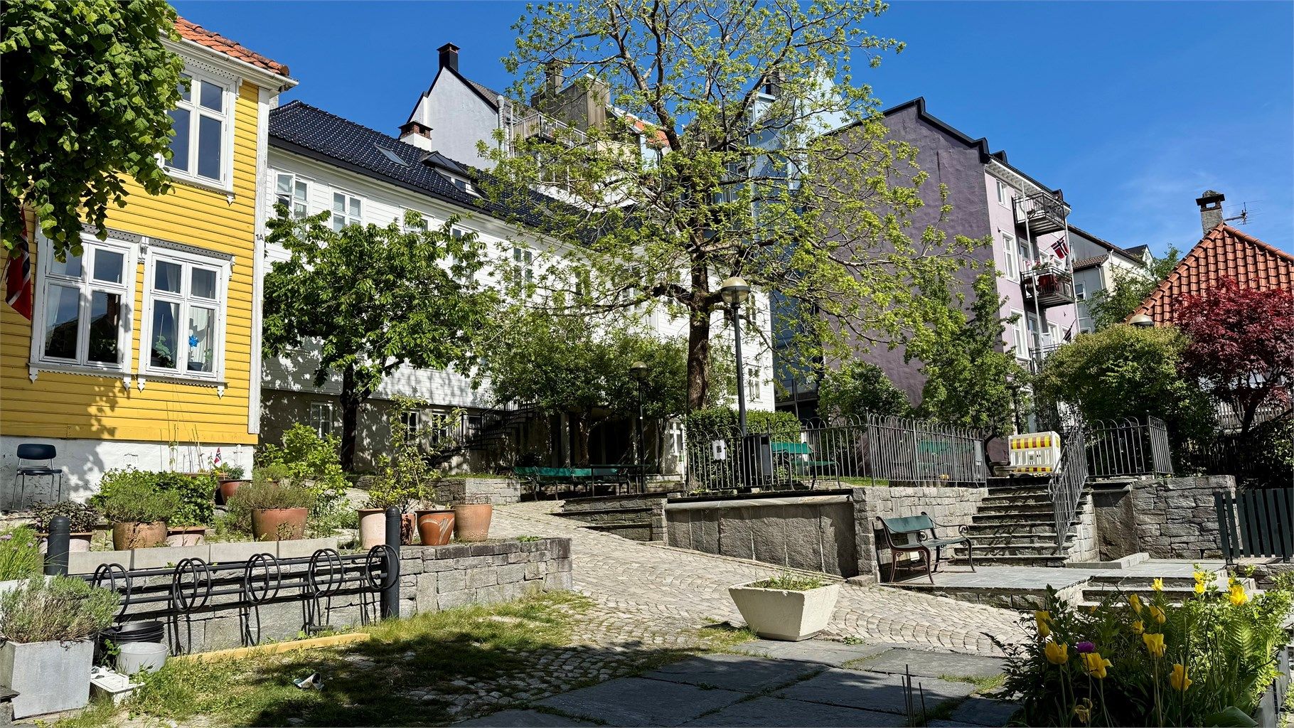 Brosteinsgater, fargerike trehus og sjarmerende bygårder gir dette nabolaget en helt egen atmosfære.