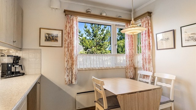 Kjøkkenet har også plass for spisebord
