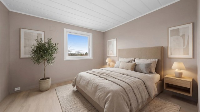 Soverommet i underetasjen har god plass til dobbeltseng og garderobeløsning. Her digitalt møblert for å vise mulighetene.