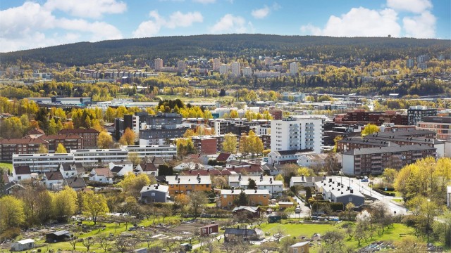 Mot nord ser man Grefsenkollen og Lillomarka, med flotte turmuligheter.
