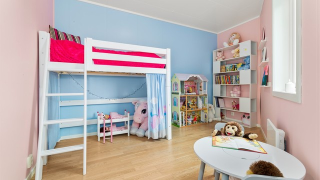 Soverom med fin plass