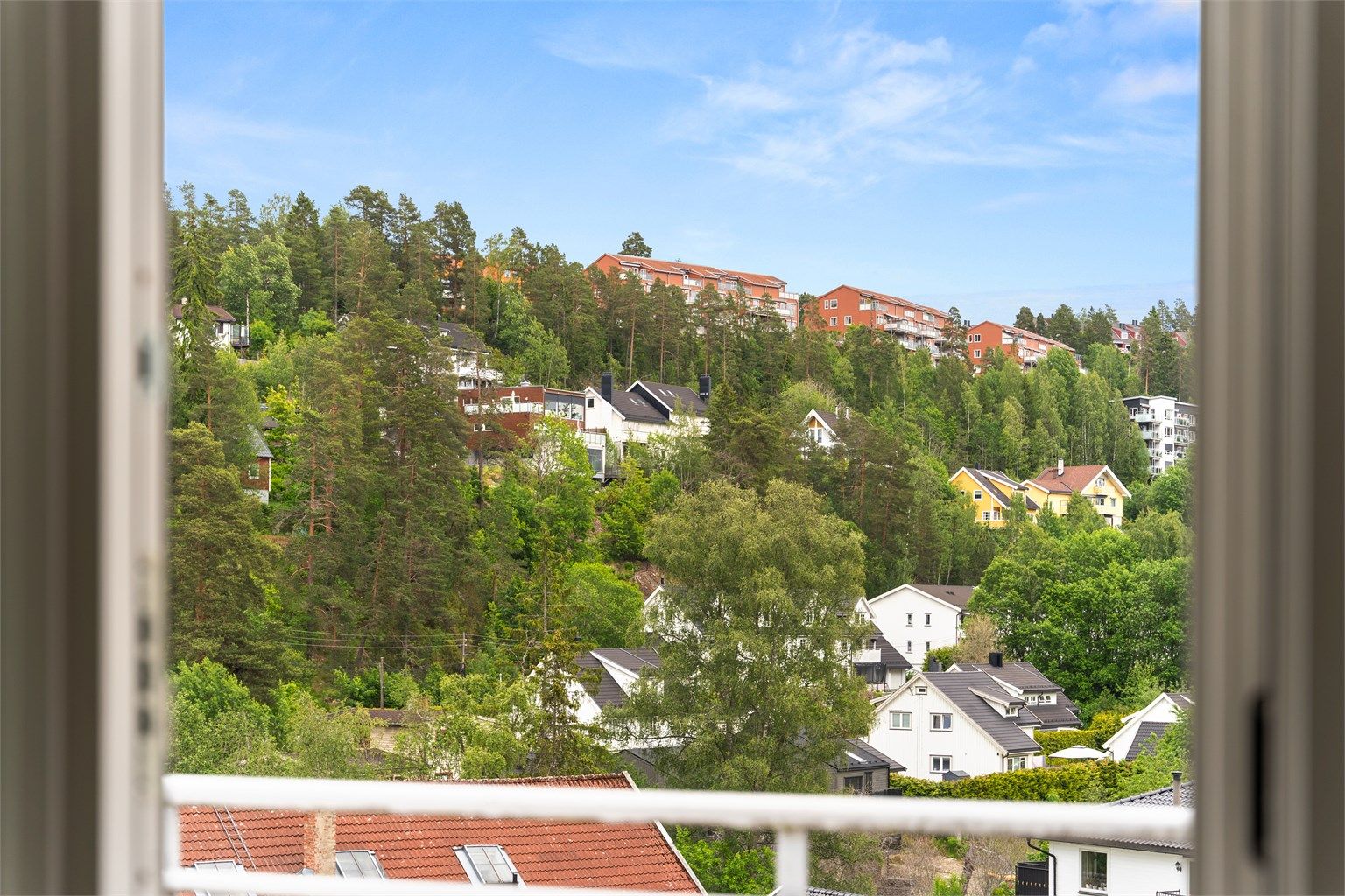 Utsikt mot hyggelige omgivelser. 