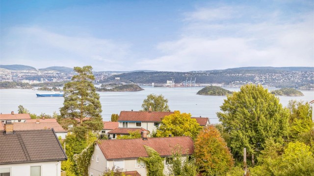 Fra takterrassen kan du følge innseilingen i Oslofjorden og nyte synet av Oslo-by-night.