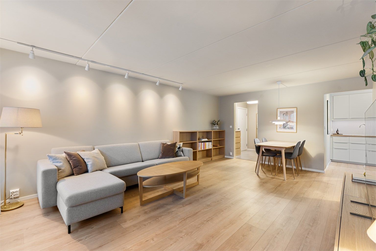 Dette er en meget delikat og oppusset leilighet med god planløsning. FOTO: Zovenfra AS