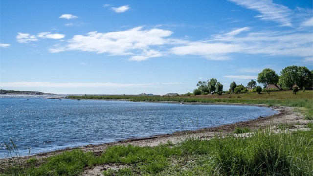 Sundet utenfor Krøkle er et populært sted for brettseiling og vindsurfing.