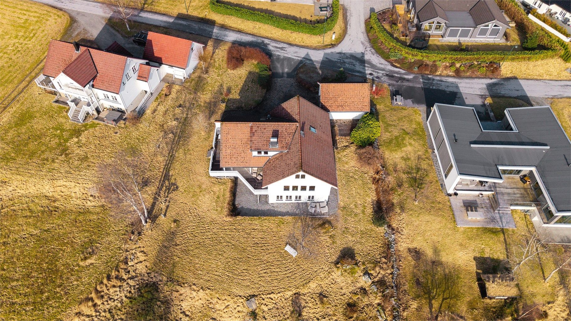 Dronebilde av eiendommen sett fra fugleperspektiv