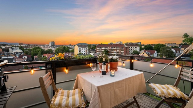 Tom Martinsen v/ Krogsveen har gleden av å presentere Islands gate 14B!