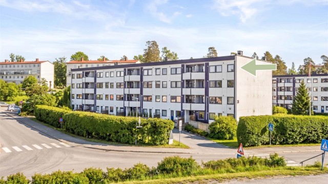 Leiligheten ligger i et attraktivt og populært boligområde med nærhet til alt du trenger i hverdagen.