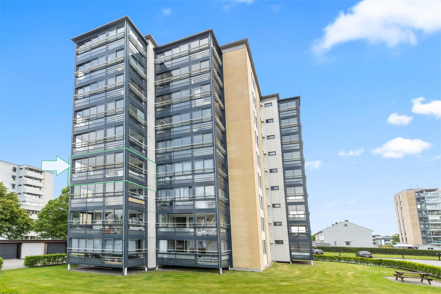 Krogsveen v/Anders R. Skajaa presenterer Kjempeveien 17!