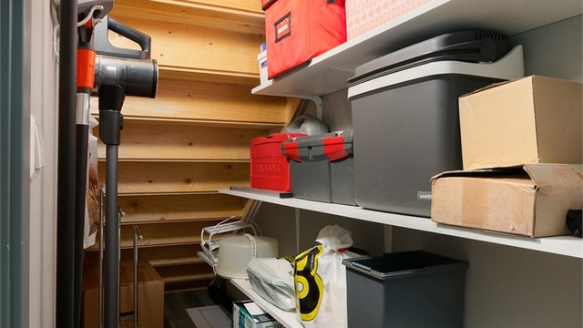 I tillegg er det bodløsning under trapp