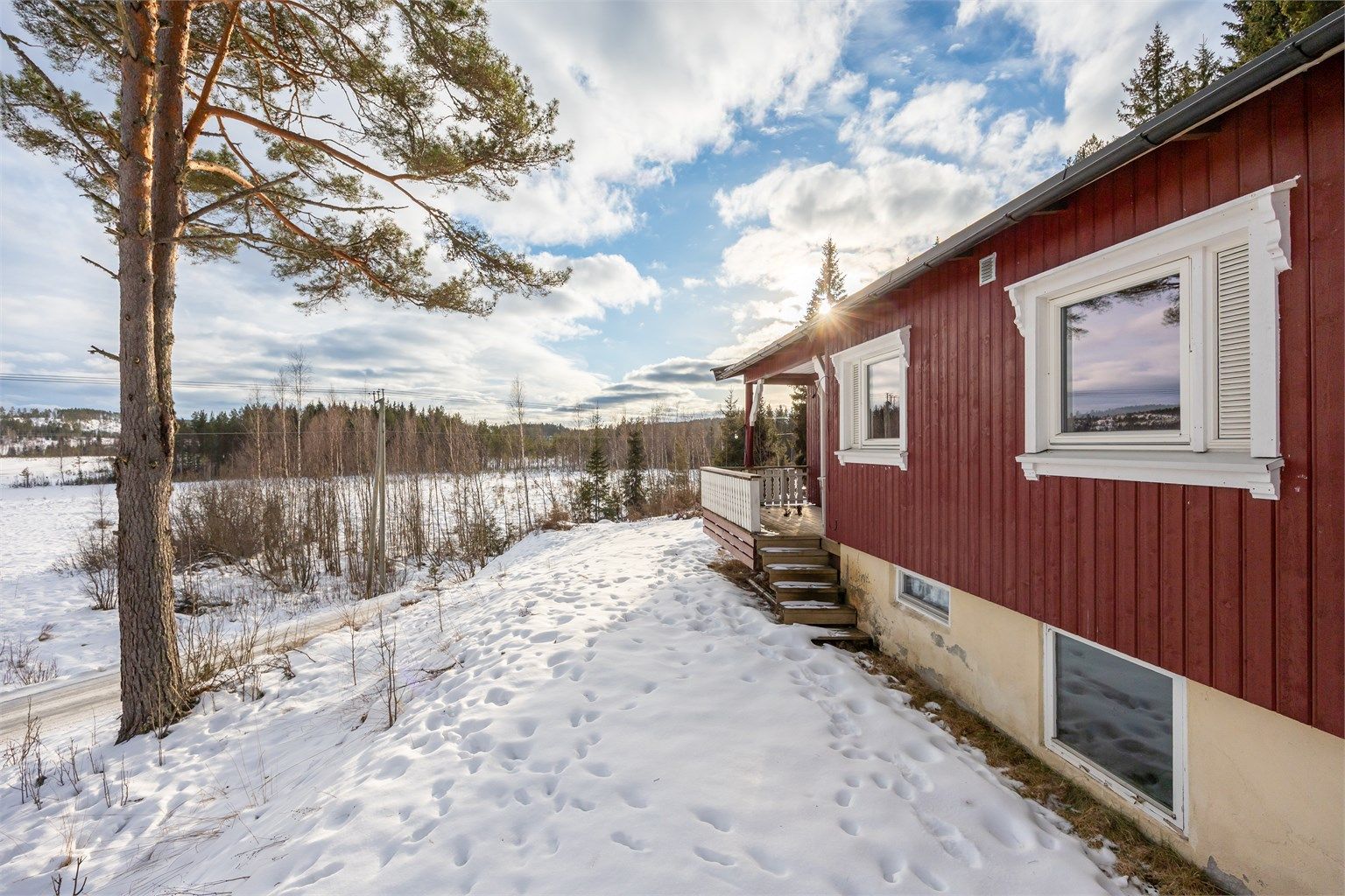 Området byr på et rikt dyreliv tett på, som kan observeres fra egen tomt.
